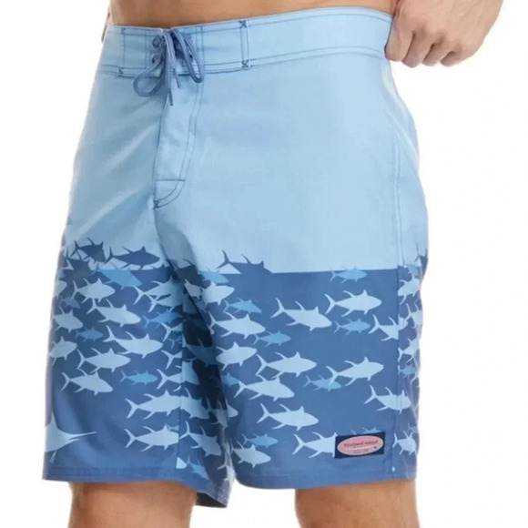 Vineyard Vines short swim trunks,men size 28.Blue, side zip pocket,whale,logo - Picture 2 of 15